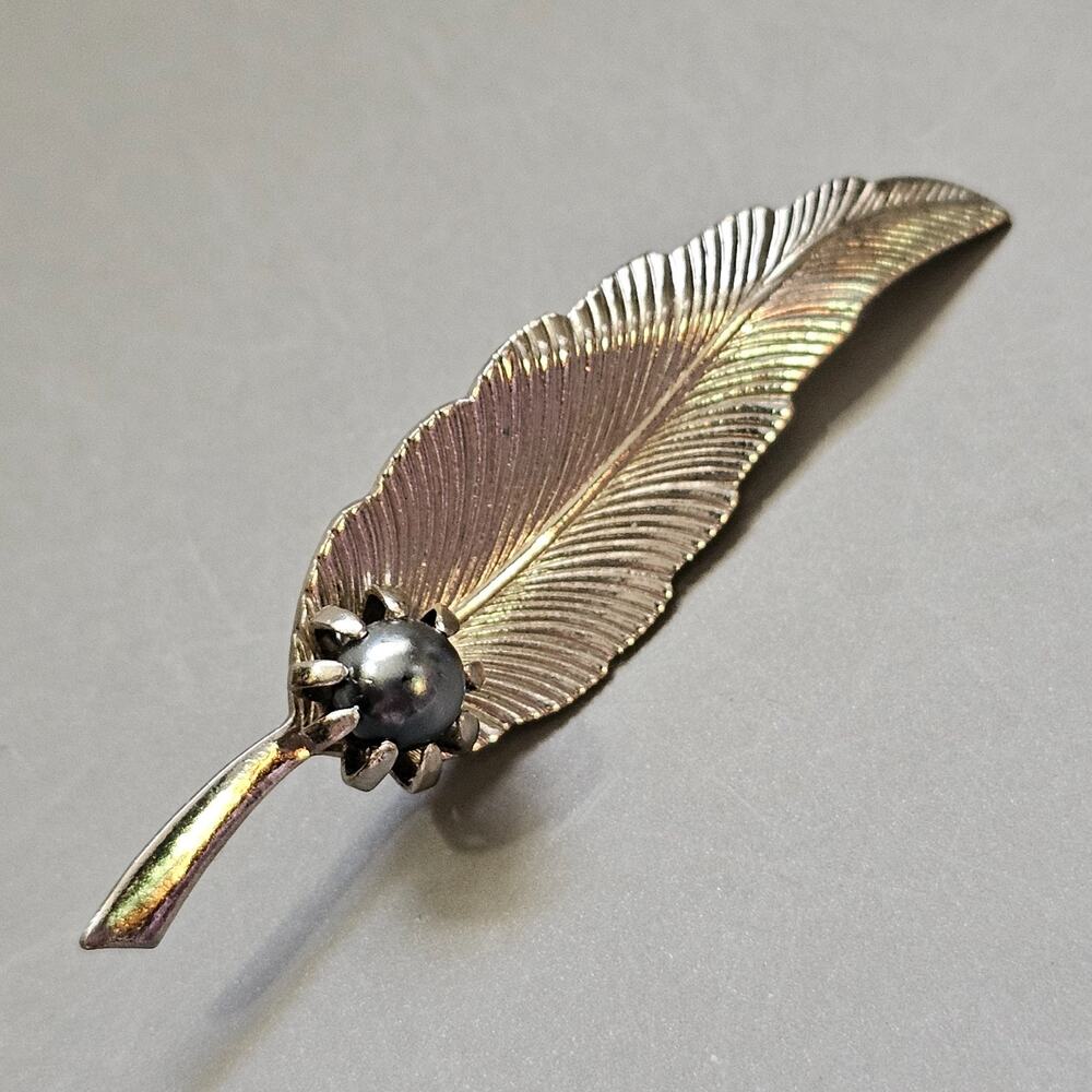 Feather Gray Pearl Brooch Pin Detailed Textured Silvertone MCM Vintage